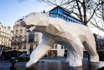 Fiberglass Sculpture vs Metal Sculpture: Which Material Is Right for Your Project?